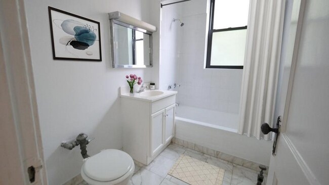 Foto del edificio - 7235 W Barry Ave
