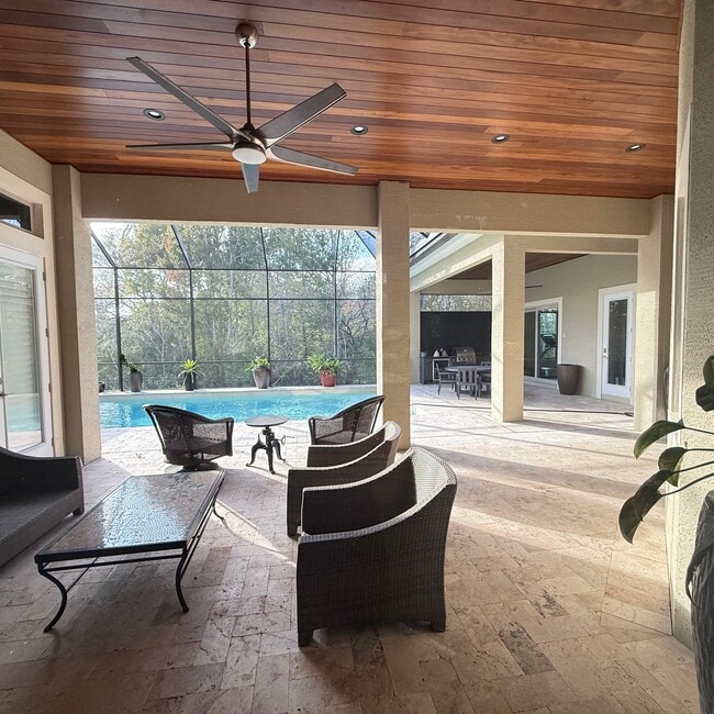 Building Photo - 1 Lionspaw VII Nobles