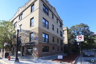 Building Photo - 708 W Brompton Ave