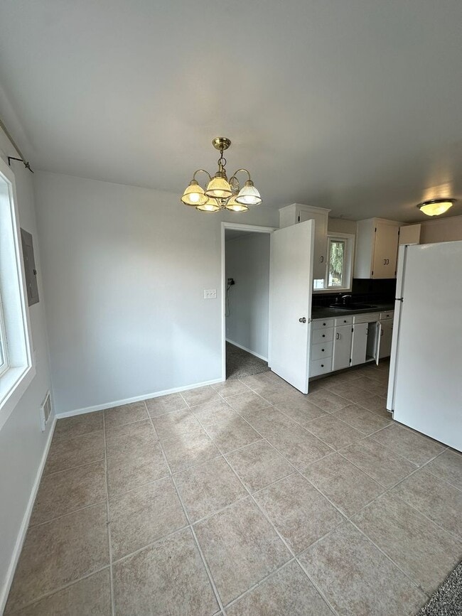 Foto del edificio - Fully Renovated 3 Bedroom Home