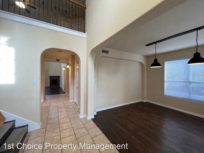 Building Photo - 4 br, 2.5 bath House - 9105 Silsby Dr