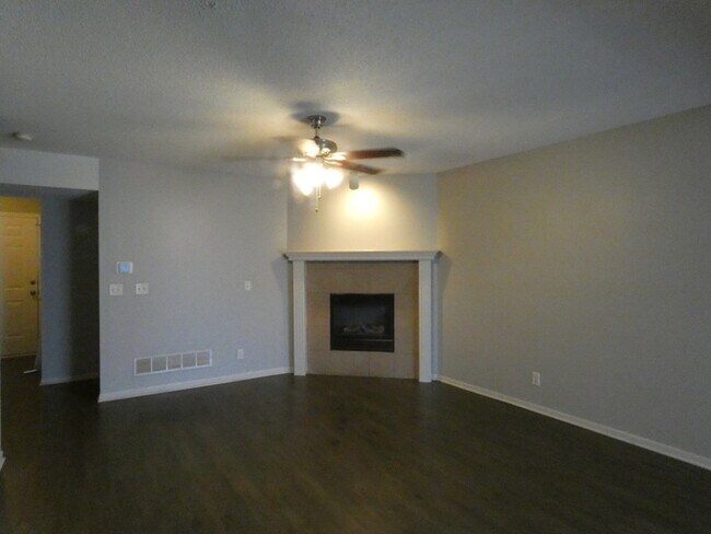 Foto del edificio - Town Home in North Kansas City!