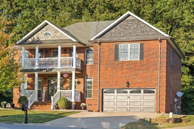Building Photo - 125 Roanoke Station Cir
