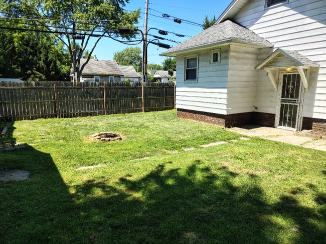Building Photo - 1759 Berdan Ave