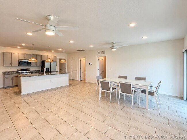 Foto del edificio - 1025 SW Sarto Ln