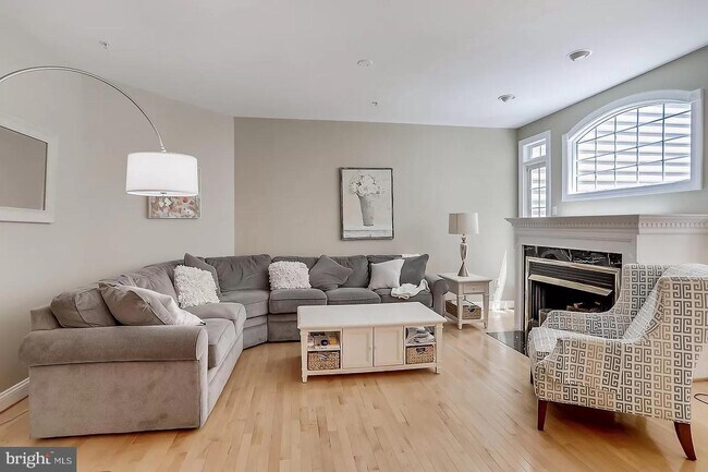 Foto del edificio - 10540 Tuckerman Heights Cir