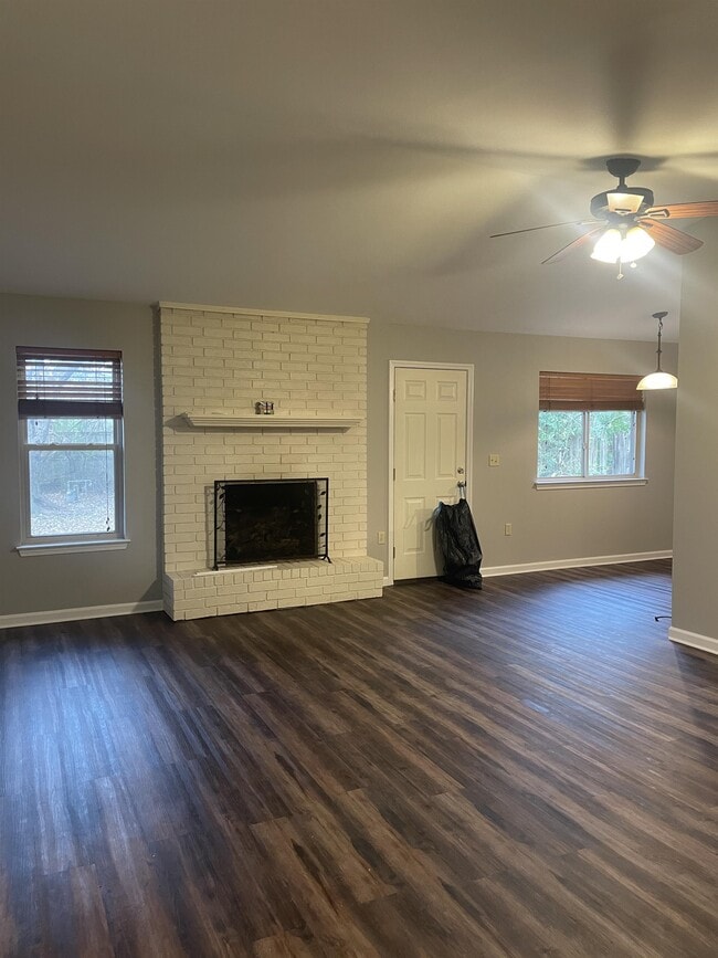 Foto del edificio - 2841 N Sunny Ln