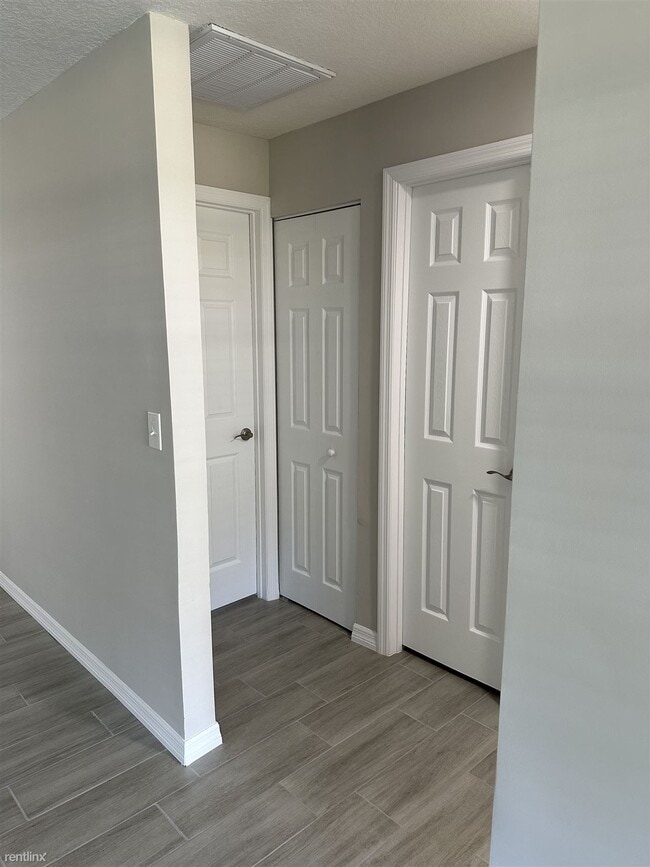 Foto del edificio - 2 br, 1 bath Townhome - 3304 South 7th Str...