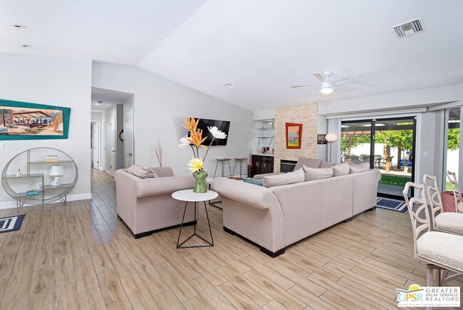 Building Photo - 2342 N San Gorgonio Rd