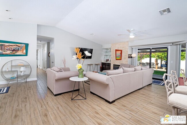 Foto del edificio - 2342 N San Gorgonio Rd