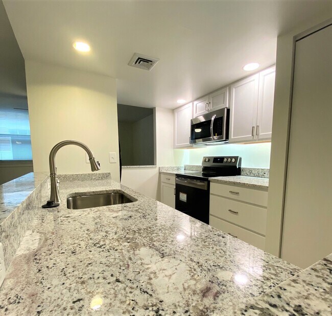 Kitchen - 133 W Locust St