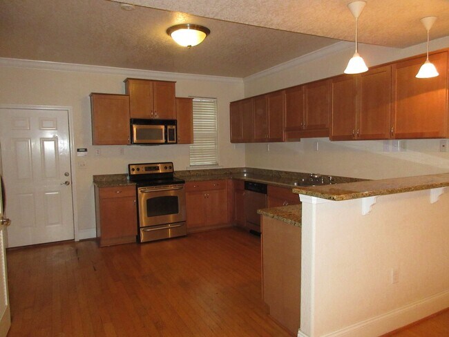 Foto del edificio - Great Townhome near Downtown