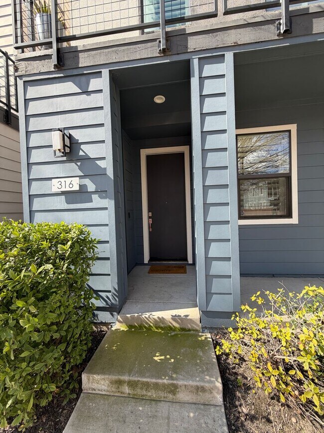 Building Photo - 2 Bedroom | 2.5 Bathroom | Modern Home in Downtown Sacramento