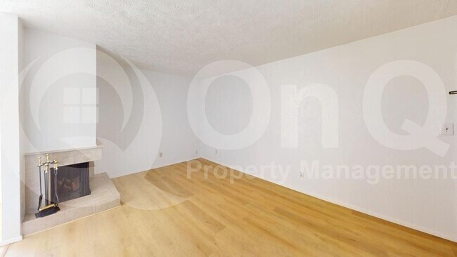 Building Photo - 1620 N Wilmot Rd
