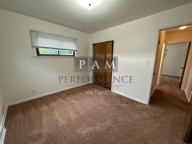 Foto del edificio - 2155 S 102nd St