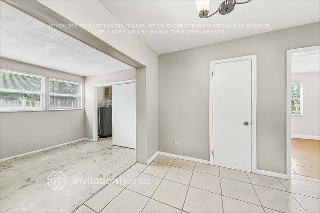 Building Photo - 6005 Murray Hill Dr