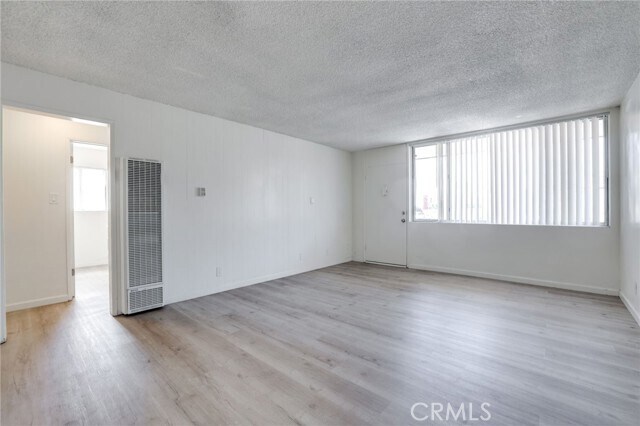 Foto del edificio - 3430 Elm Ave