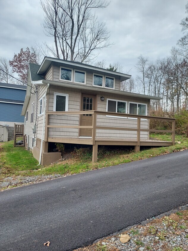 Outside - 271 Stone Ln