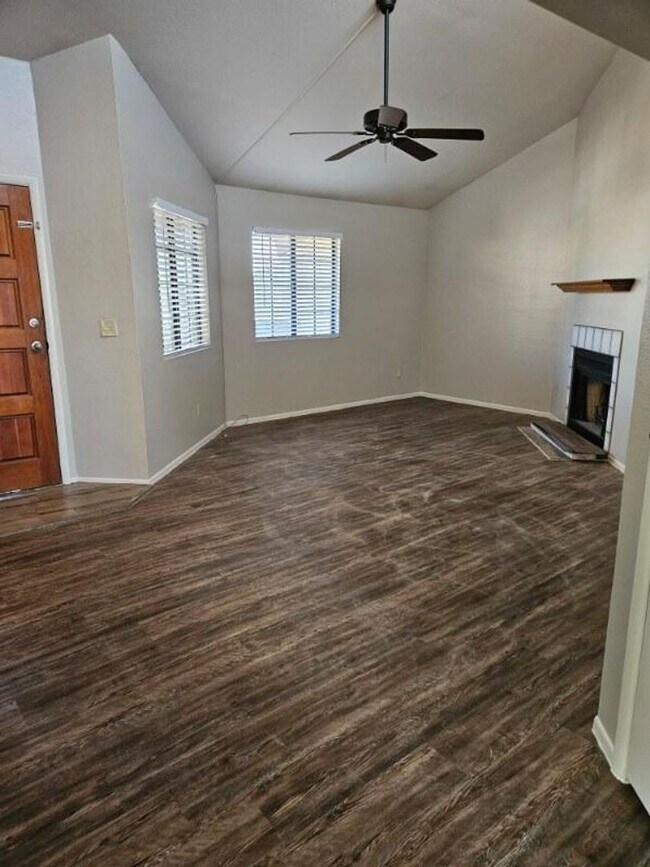 Foto del edificio - Fantastic 2bdrm condo Union Hills and 19th...