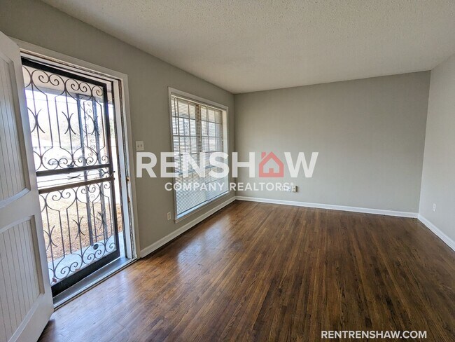 Foto del edificio - Beautiful 4 / 2 Unit - NOW AVAILABLE - off...