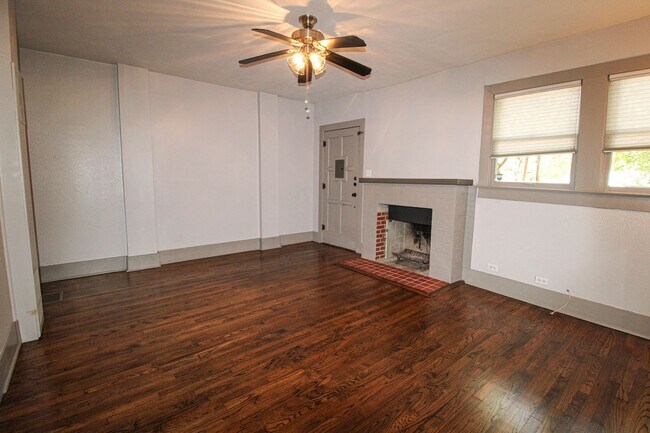 Foto del edificio - 436 W Rosewood Ave