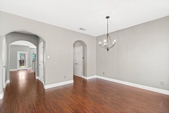 Building Photo - 259 Housefinch Loop