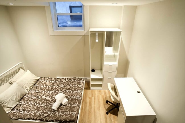 Building Photo - 3536 Rue Durocher