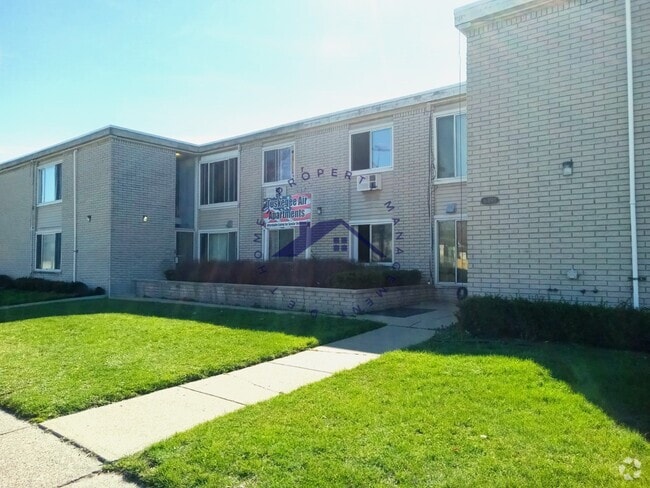 Building Photo - 16895 Lahser Rd
