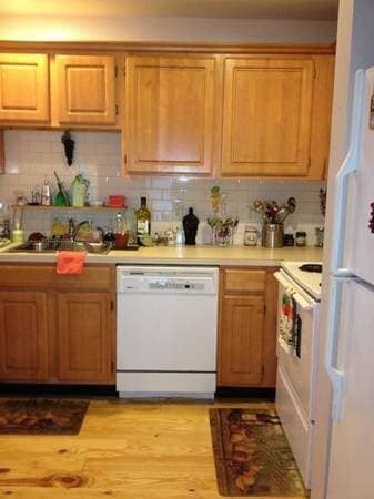 Building Photo - 32 Tufts Ave