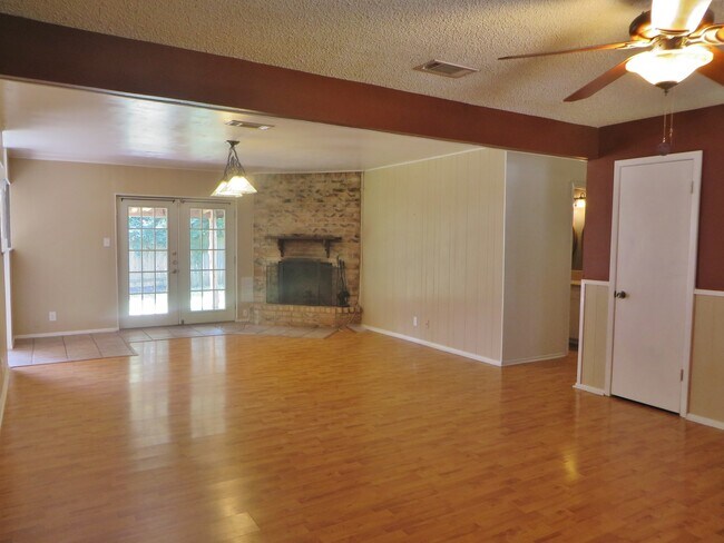 Foto del edificio - 3 Bedroom 2 Bathroom Georgetown Home