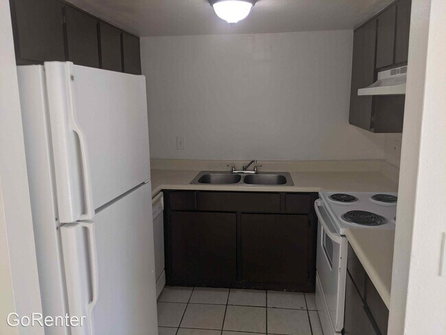 Building Photo - 2 br, 1.5 bath House - 2684 N 43Rd Ave #27B