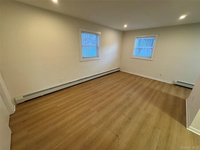 Building Photo - 98 E Market St