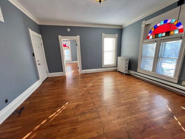 Building Photo - Beautiful Victorian home converted to one ...