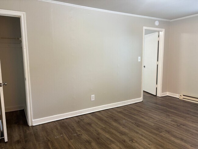 Foto del edificio - 1 Bedroom, 1 Bathroom Apartment in Greensb...