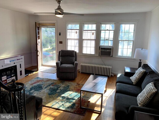 Foto del edificio - 4435 Greenwich Pkwy NW