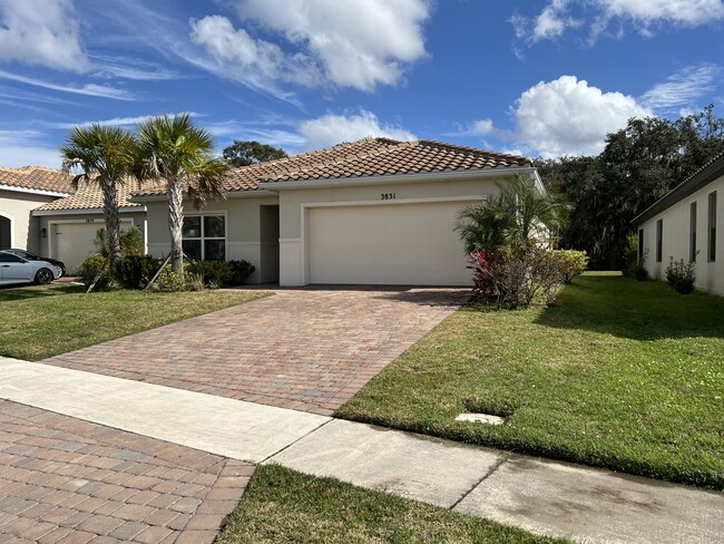Building Photo - 3831 Carrick Bend Dr