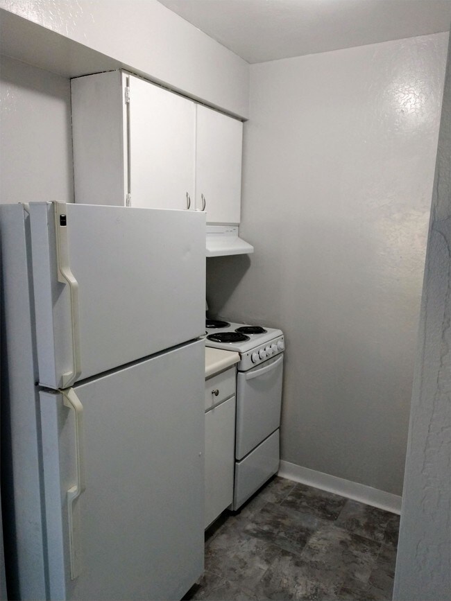 Foto del edificio - 100 Laurel Pl