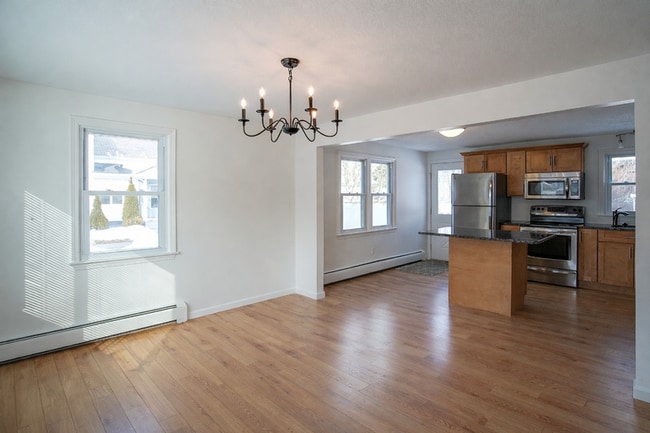 Building Photo - 29 Crown St