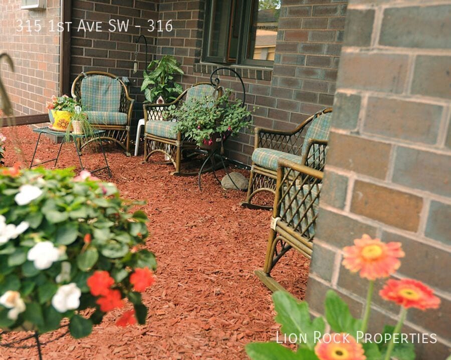 Foto del edificio - 315 1st Ave SW