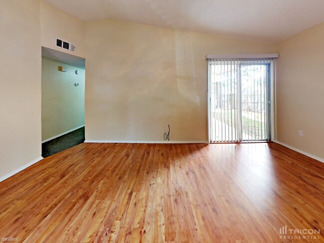 Foto del edificio - 616 Thomas McKeen