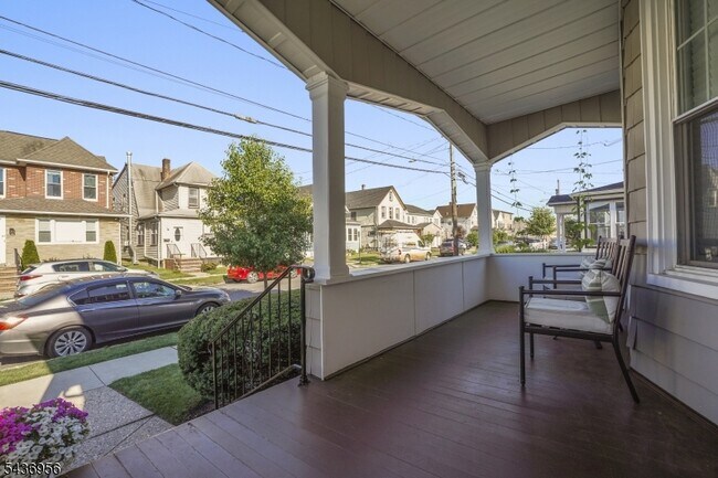 Building Photo - 42 N 21st St