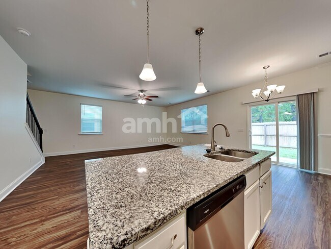 Building Photo - 1835 Produce Ln