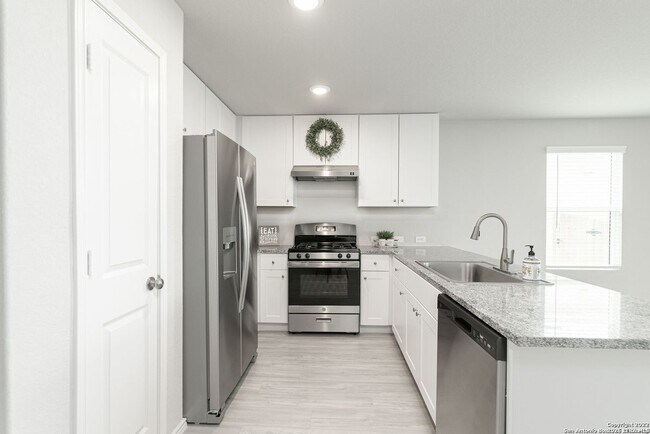 Foto del edificio - 5352 Forbs Ln