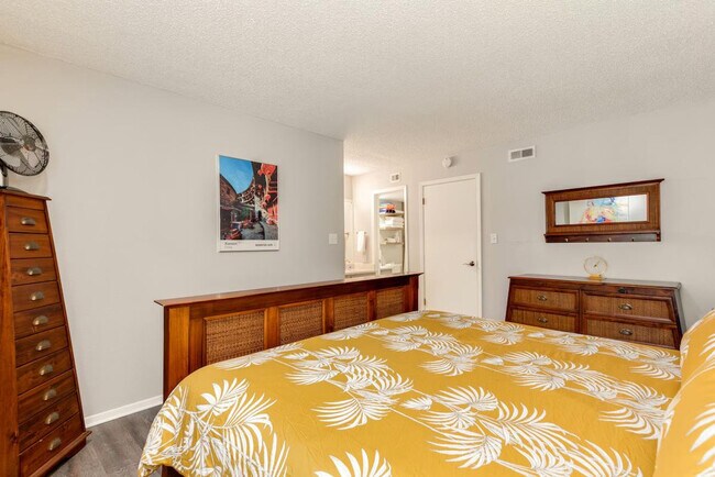 Foto del edificio - 2205 Spring Creek Dr