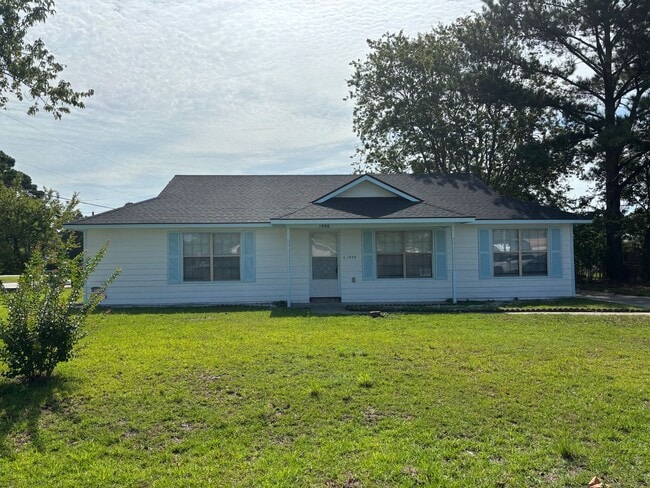Building Photo - 1006 Ridgeland Dr