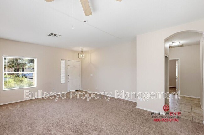 Foto del edificio - 3736 E Woodside Way