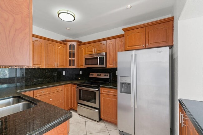 Foto del edificio - 1381 W 63rd St