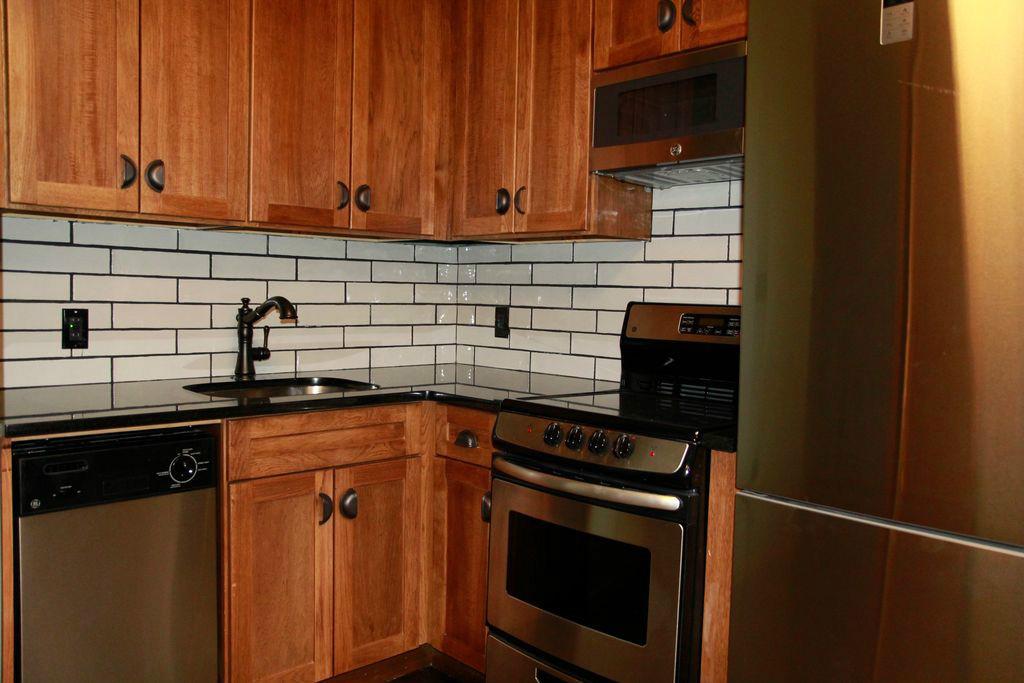 Foto principal - 194 Montrose Ave
