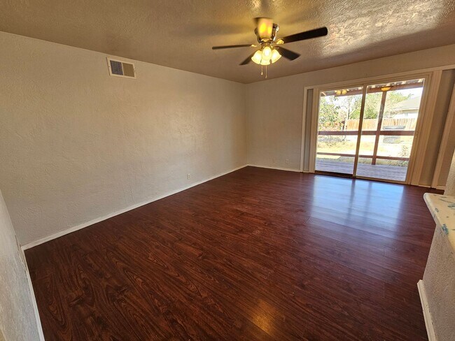 Building Photo - 1509 Cuba Ave