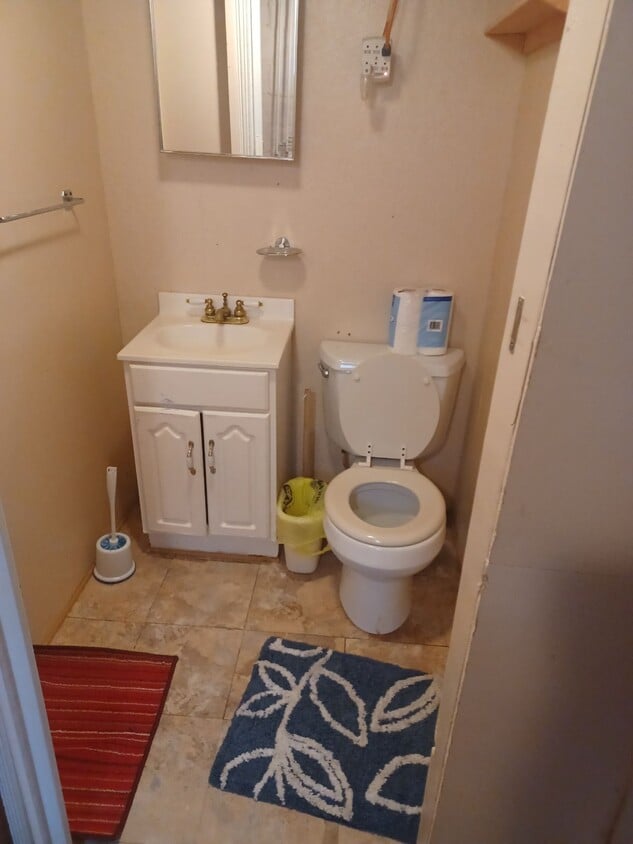 Building Photo - 407 Walnut St